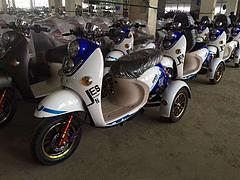 專業(yè)的三輪電動(dòng)車--臺(tái)州劃算的三輪車小龜王推薦圖片|專業(yè)的三輪電動(dòng)車--臺(tái)州劃算的三輪車小龜王推薦產(chǎn)品圖片由臺(tái)州市路橋夕陽紅電動(dòng)車廠公司生產(chǎn)提供-